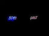 Blauer Schriftzug "Boys" und rosa Schriftzug "Girls" 